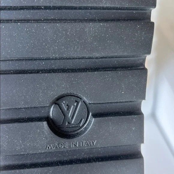 GIFTABLE! $1150 LOUIS VUITTON Monogram Nylon Pillow Comfort Boots - Size 7 / 37 - Picture 8 of 17